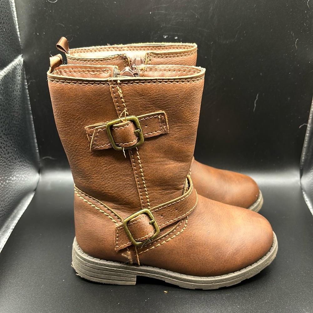 Girls size 8 fashion boots.